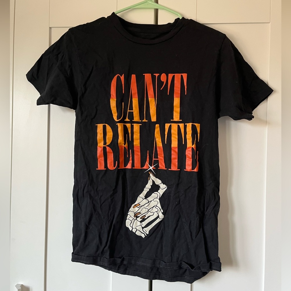 Halloween skeleton hand can’t relate t shirt